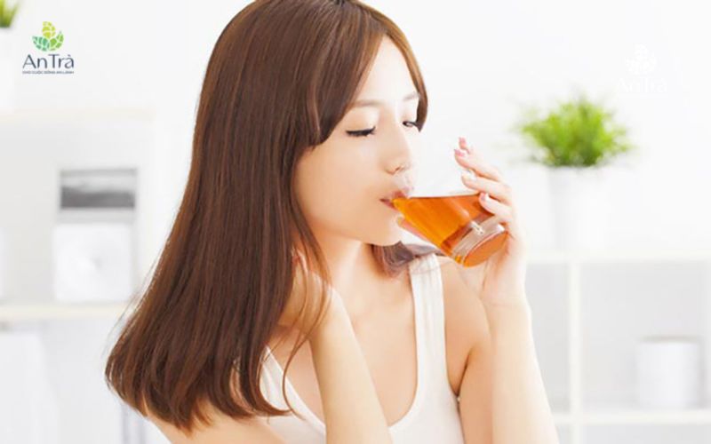 Uống trà gừng giúp giảm chứng đau đầu và tốt cho trí não 